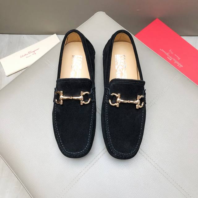 商品商标: Ferragamo 菲拉格慕 正码码数:38-44 45定做 商品材料: F家 男士豆豆鞋 2024官网同步 市场顶级版本 牛皮粒纹 杏色牛里 原版